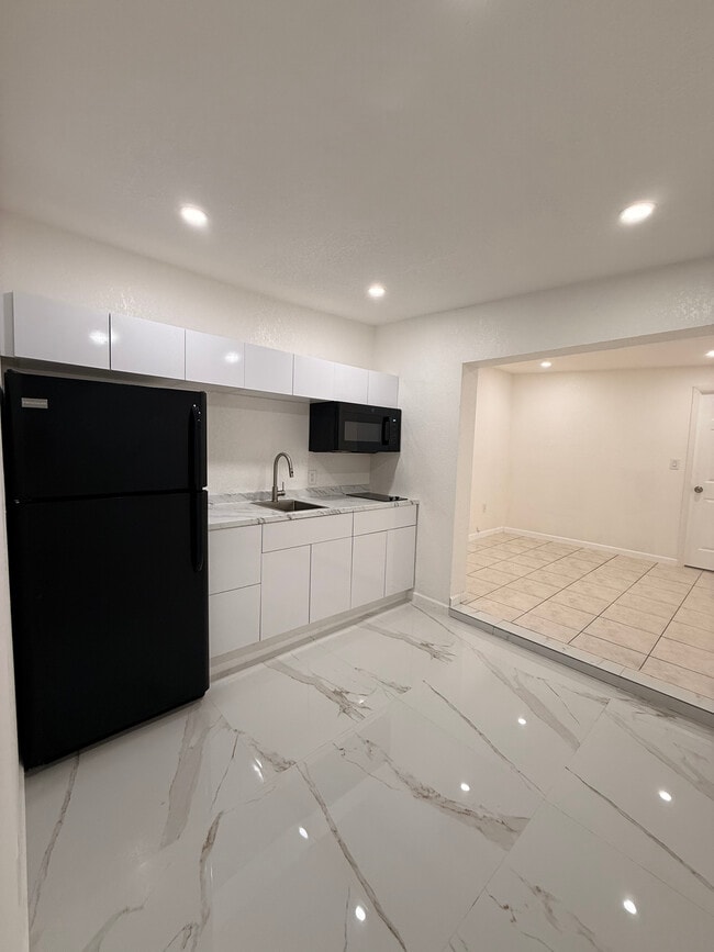 Photo - 10424 SW 7th St