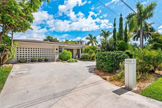 Photo - 454 Tamarind Dr