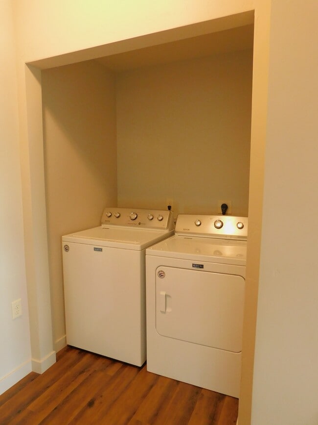 Photo - 100 Woodlands Wy