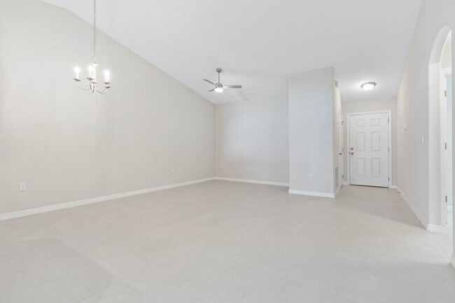 Photo - 158 Secretary Trail