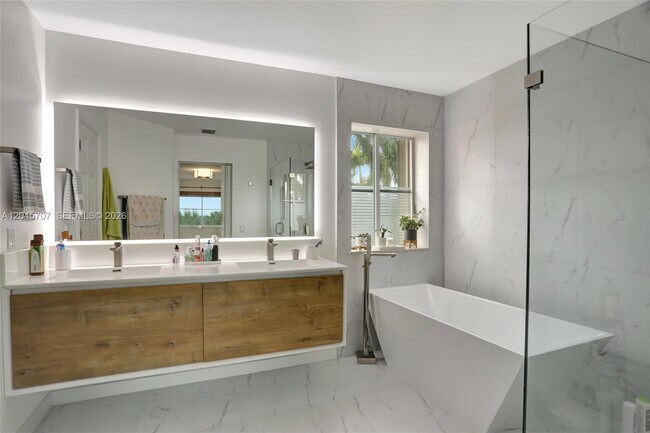 Photo - 1653 Winterberry Ln