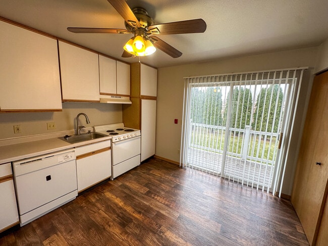 Photo - 2029 Green Valley Dr Unit 2029 Green Valley