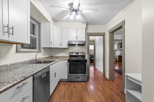 Photo - 776 Montclair St