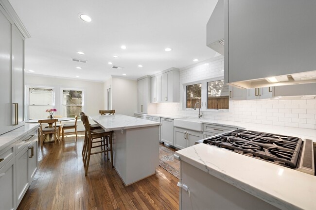 Photo - 2003 Dryden Rd