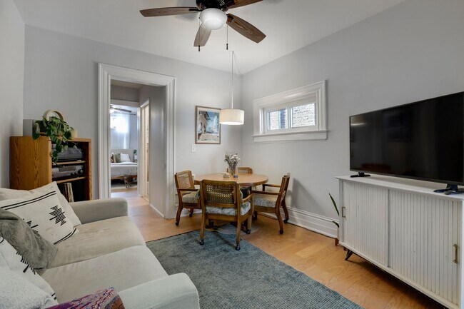 Photo - 1136 N Washington St Unit Cap Hill Apartment For Rent