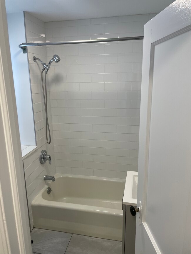 Photo - 125 Tunxis Hill Rd Unit #2