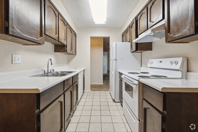 2BR, 2BA - 1,152SF - Kitchen
