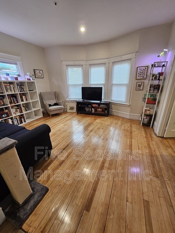 Photo - 75 Loomis St