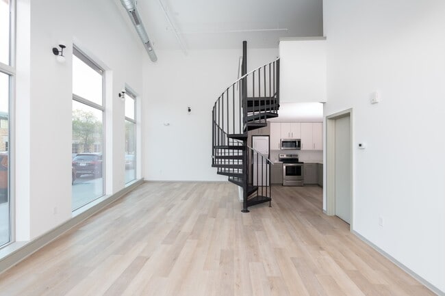 Photo - 2563 S Kinnickinnic Ave Unit 101