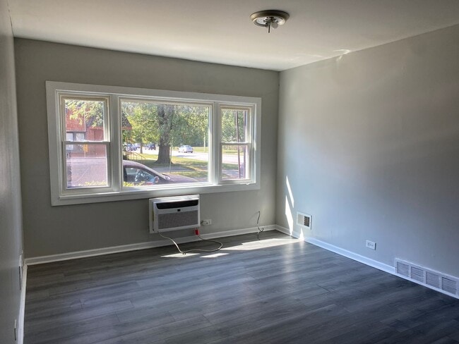 Building Photo - 485 Buffalo Ave Unit 1b Rental