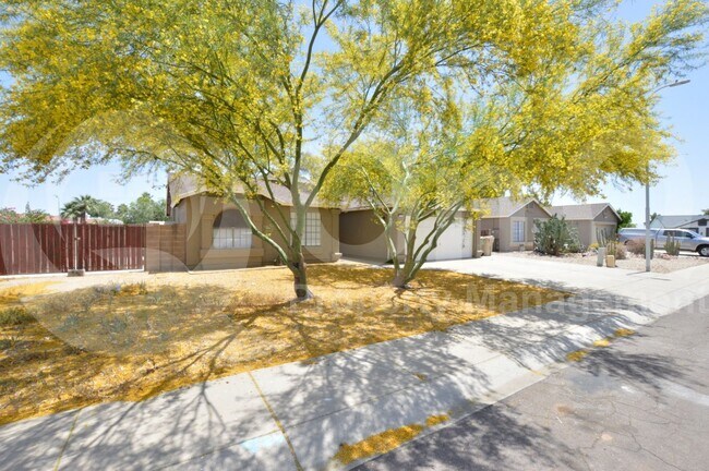 Photo - 6609 N 85th Dr House