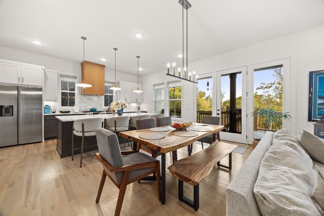 Photo - 550A Whispering Hills Dr