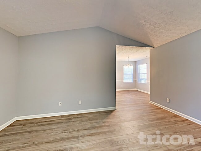 Photo - 205 Inverness Trce