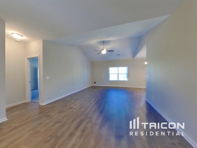 Photo - 746 W Coker Way