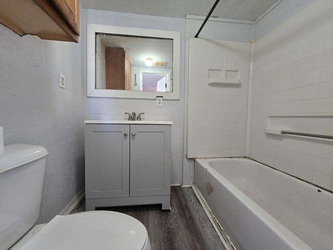 Photo - 711 S Roberts St