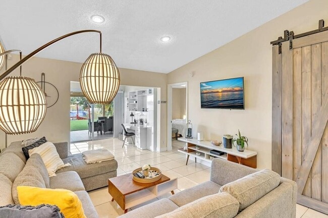 Photo - Beautiful 3-Bedroom, 2-Bath Villa with Lak...