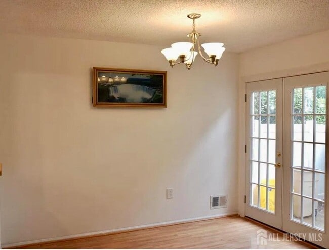 Photo - 59 Covington Ct
