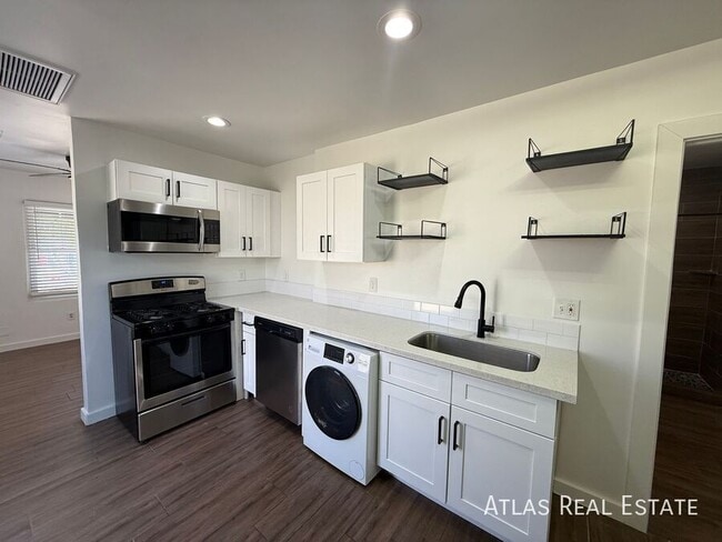 Building Photo - 1606 W Taylor St Unit B