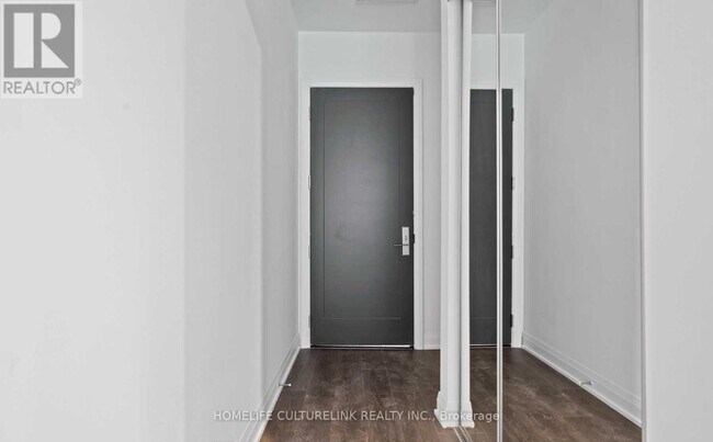 Photo - 33 Frederick Todd Wy Unit 204