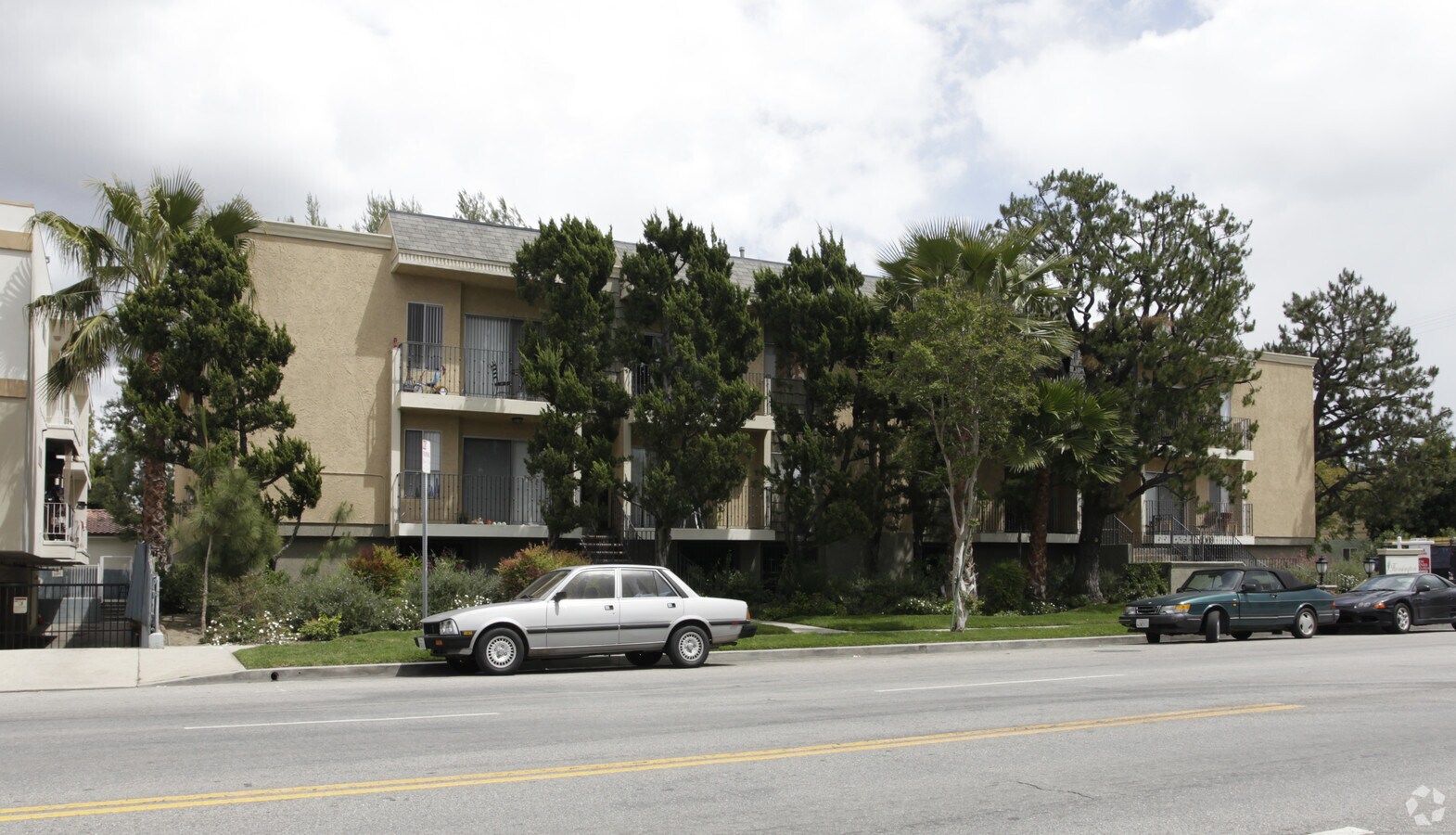 Photo - 5000 Whitsett Ave