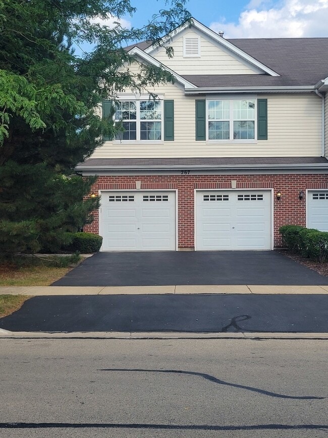 Building Photo - 267 S Alder Creek Dr Rental