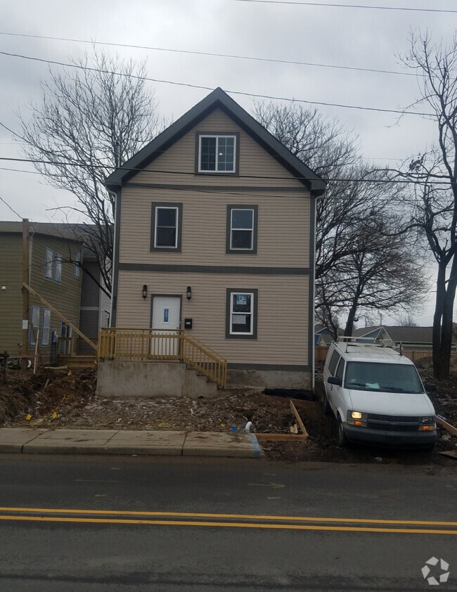 Building Photo - 629 E 25th St Rental