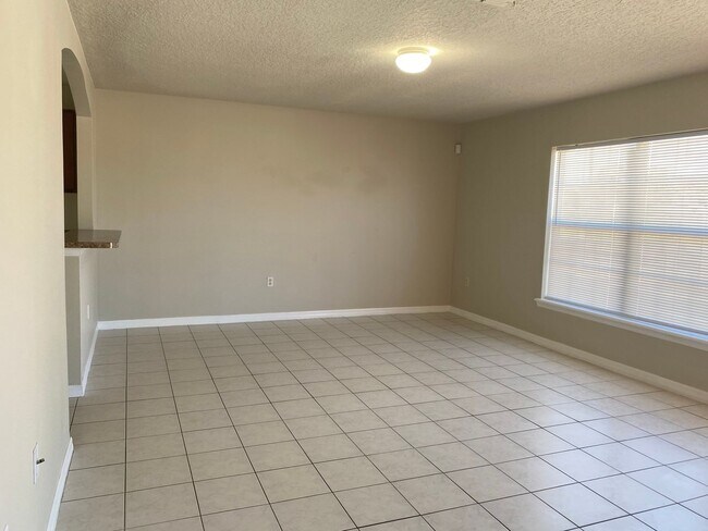 Photo - 3 Bedroom, 1 bathroom Duplex Winter Haven