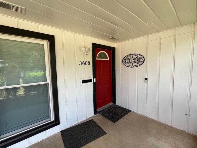 Building Photo - 3608 28th St Rental