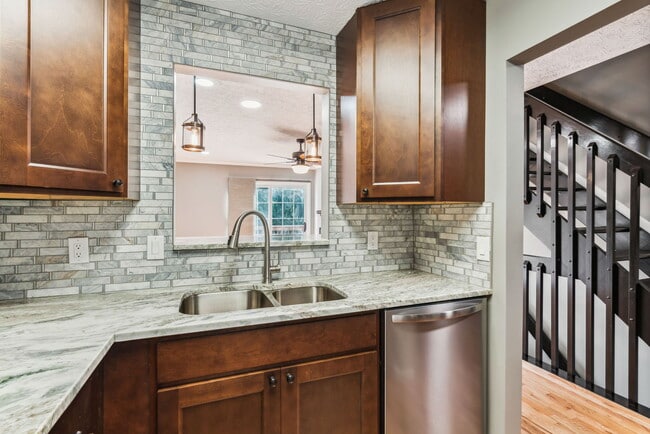 Building Photo - 1794 Bennigan Dr Rental