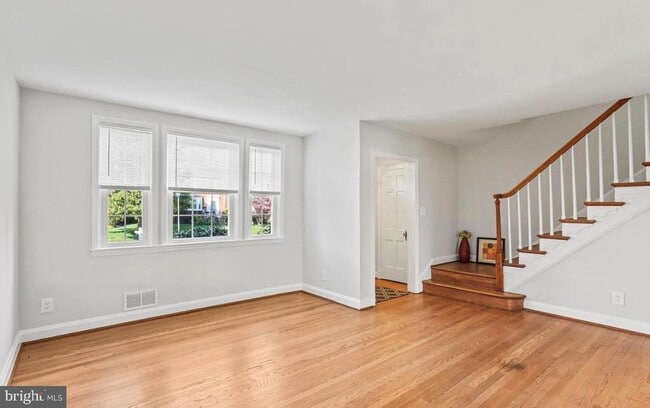 Photo - 403 Stratford Rd