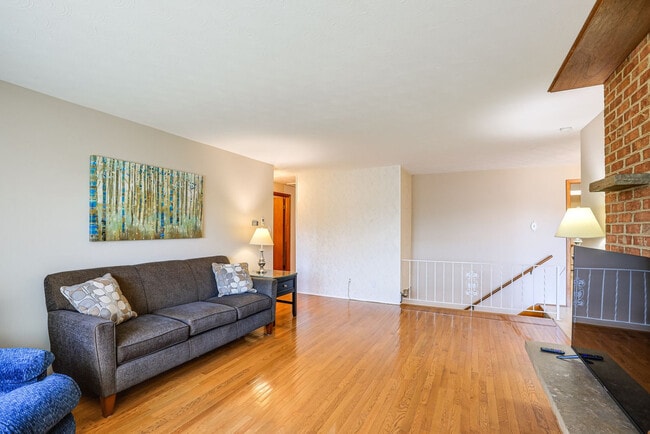 Photo - 15 Flower St Unit SI ID1603897P