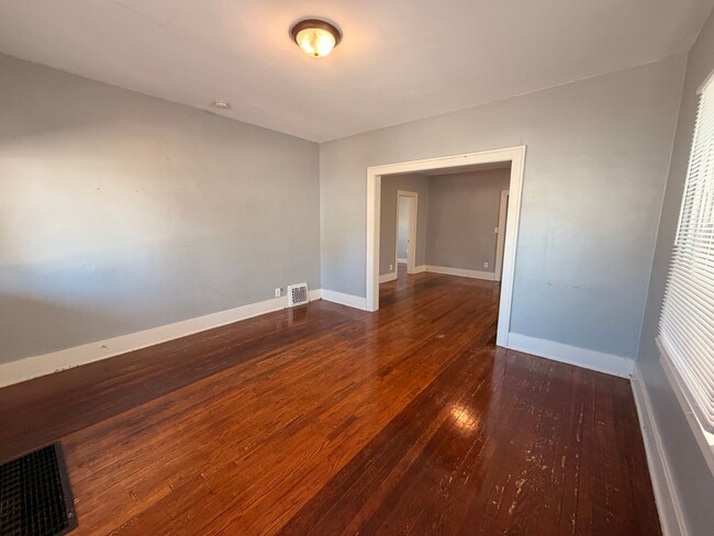 Photo - 310-312 Lane Ave. SW