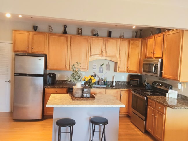Photo - 895 Forest Ave Unit 203