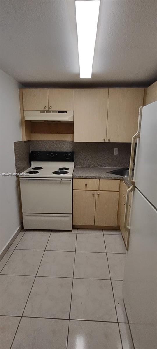 Photo - 606 W 81st St Unit 309