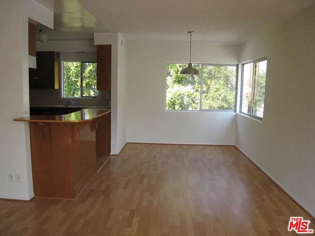Photo - 13203 Moorpark St Unit 6