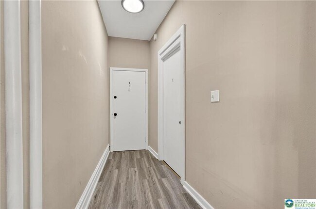 Photo - 519 N 6th St Unit 1