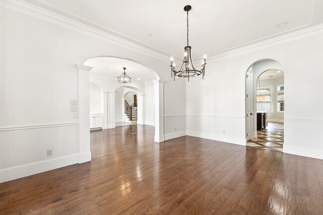 Photo - 5637 Overbrook Ln