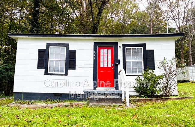 Building Photo - 701 S Lorraine St