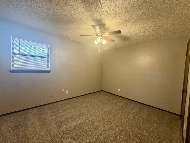 Photo - 109 S Keystone Dr