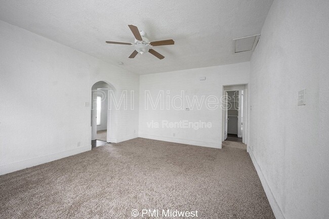 Photo - 1433 W 5th St