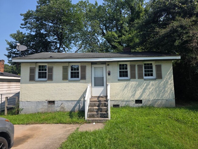 Building Photo - 2305 Booker St