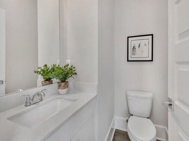 Photo - 456 Parkway Dr NE