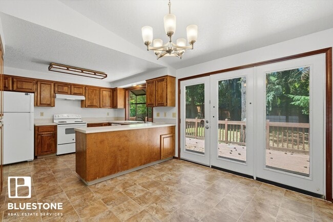 Photo - Sweet and spacious home in Beaverton with a garage and large fenced yard available now!