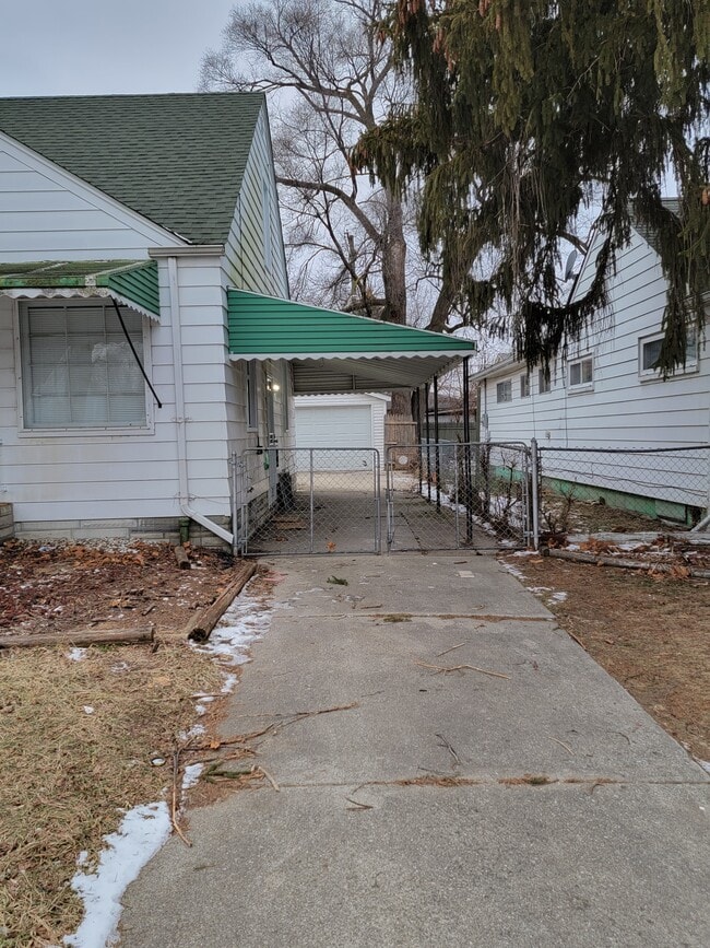 Photo - 18629 Fleming St