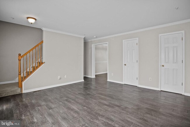 618 Songbird Ct