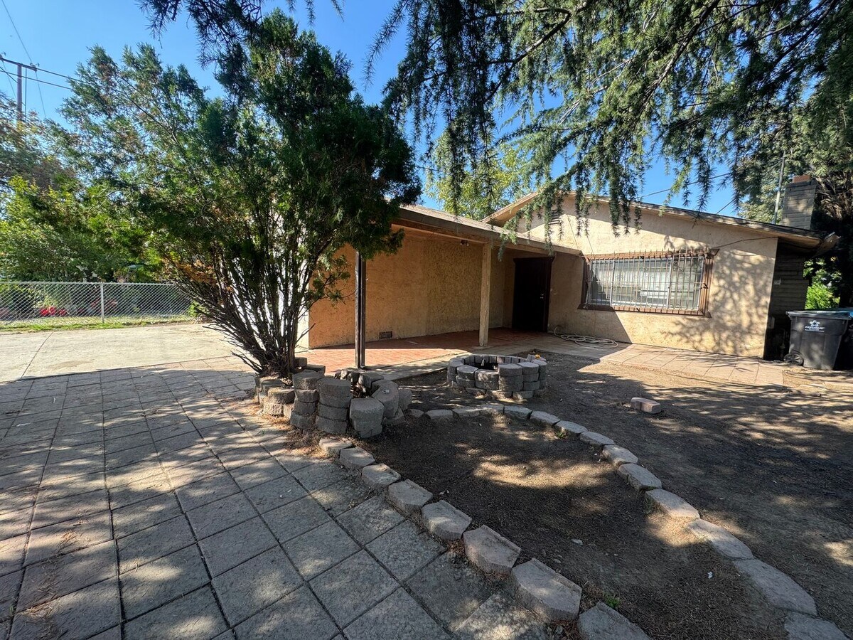 Photo - Charming 3 bedrooms 2 baths