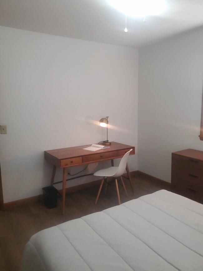 1215 E Elm St Unit 203