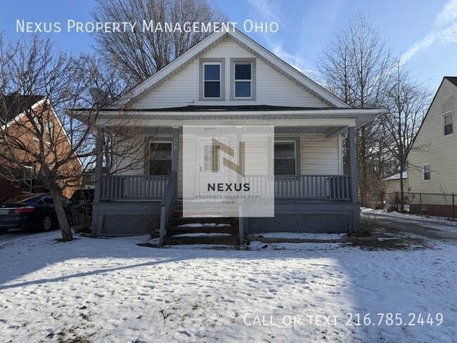 Photo - 843 E 232nd St