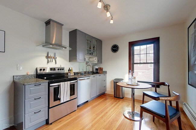 Building Photo - 90 Bliss Rd Unit 2