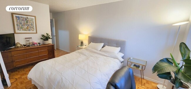 Photo - 175 W 90th St